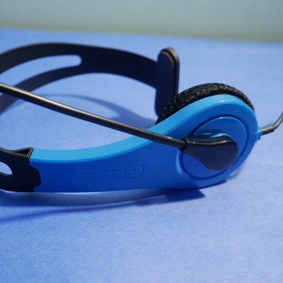 Headset - Picture 2 of 2